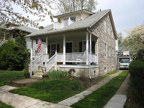 32 E Maple St Photo 1