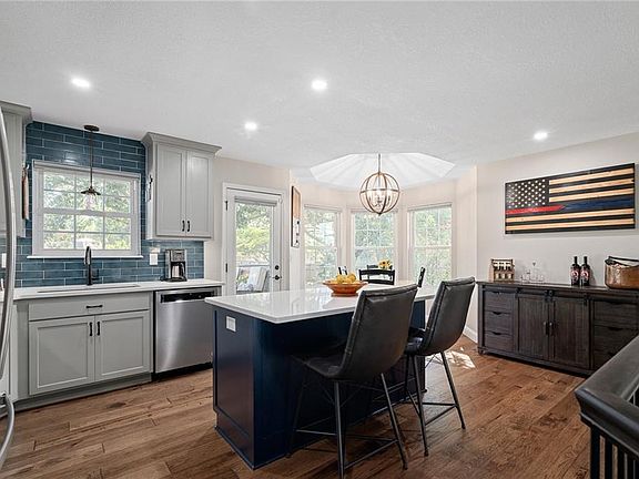 4th image of 3600 NW Pier Ct