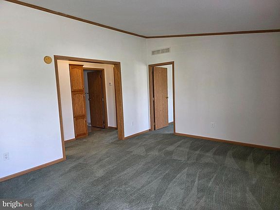 4th image of 17 Sutton Dr #17