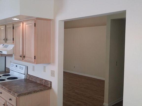 4th image of 1600A Akridge Dr #1