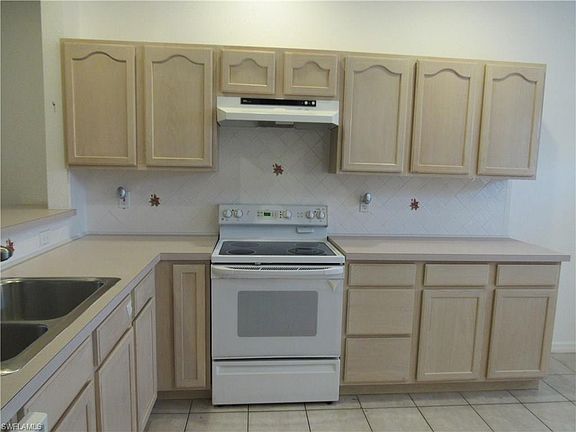 4th image of 906 SE 14th St