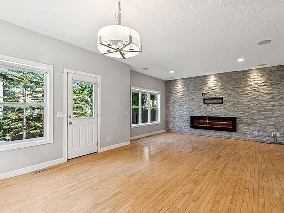5th image of 134 E Aspen Stone Grv SW