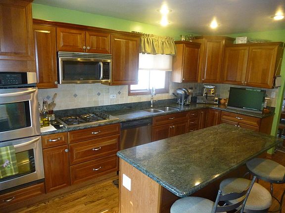3rd image of 1S065 Lawler Ave