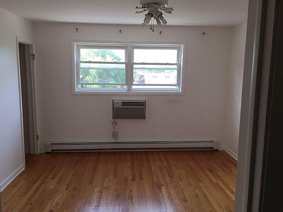4th image of 4707 Washington St APT 302