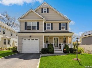 3 Reddy Pl, Huntington, NY 11743