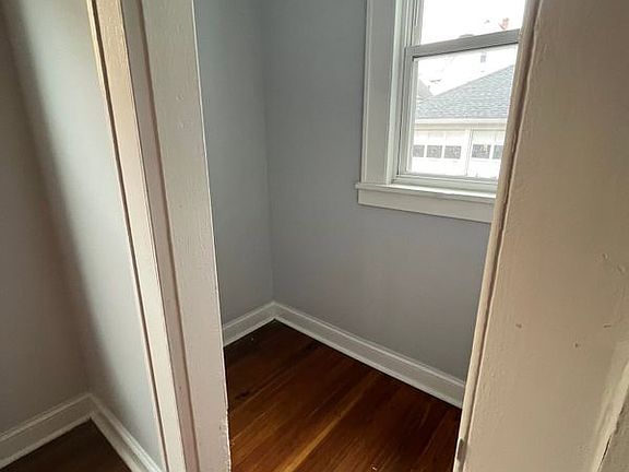 4th image of 415 Willow St