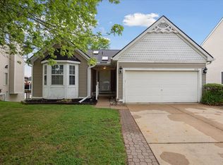 579 Thornhill Ct, Belleville, MI 48111