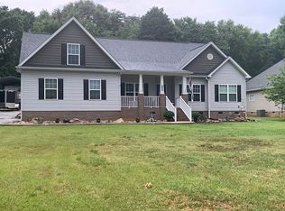 8122 Peninsula Ln, Sherrills Ford, NC 28673