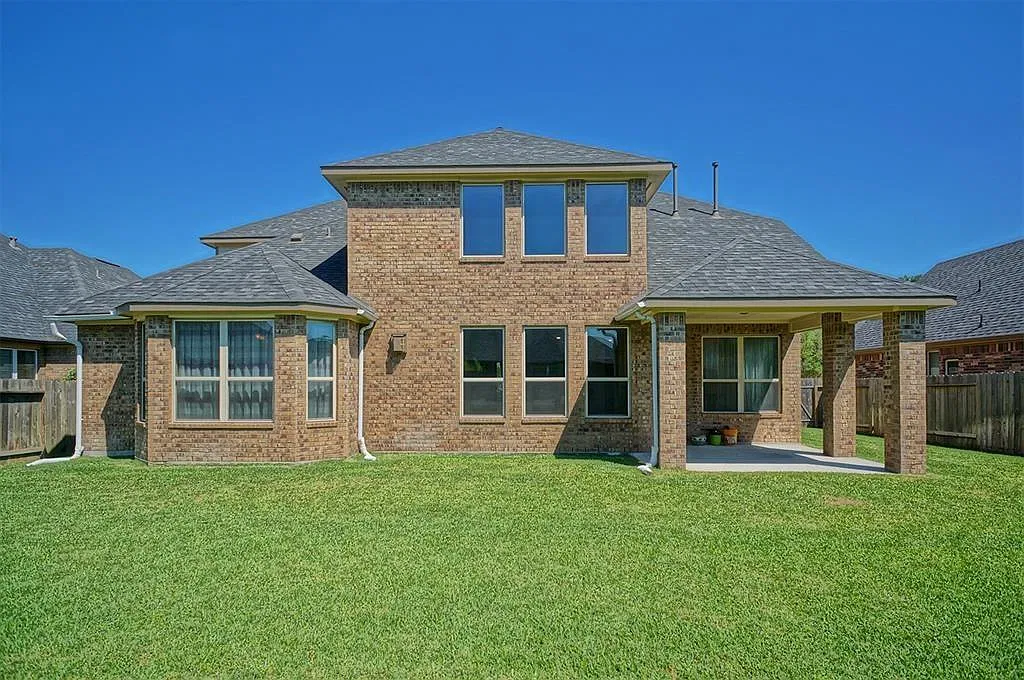 4 bed, 3.5 bath, 3563 sqft, $3,250 — Photo 4