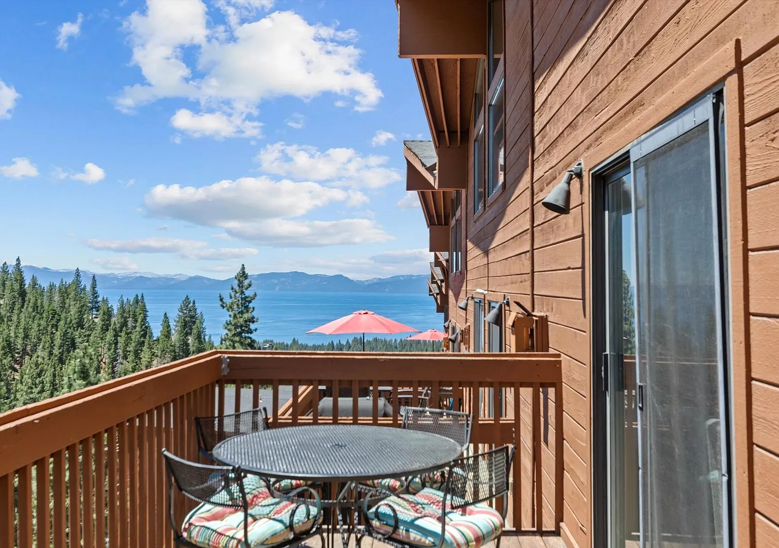Lake Tahoe Winter Ski Lease Panoramic Views & Prime Ski Access — Photo 2