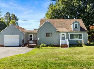 102 Hedgewood Pl, Deerfield, NY 13502