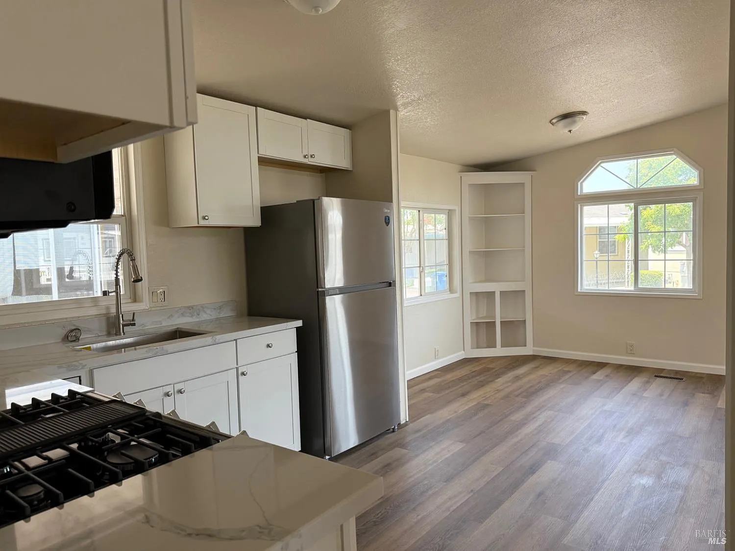 220 Pear Lane - Photo 6