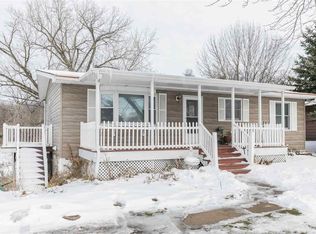 620 W Elm St, Solon, IA 52333