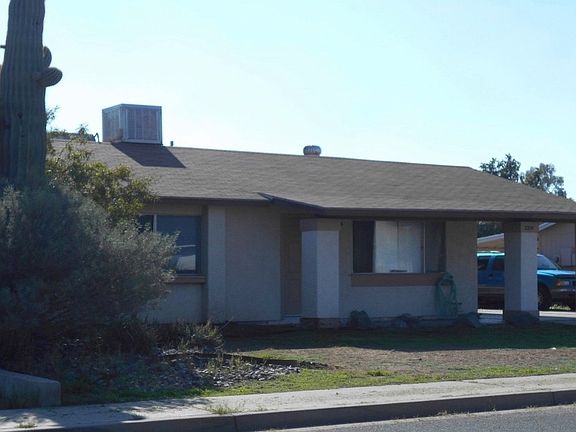 3rd image of 2215 E Juanita Ave