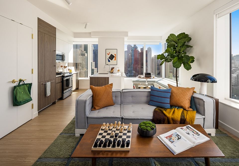 1st image of 550 10th Ave #1105