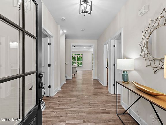 3rd image of 810 Katie Ln