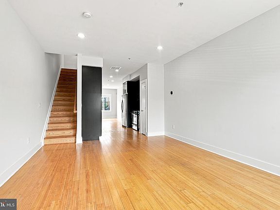 3rd image of 2022 Trenton Ave