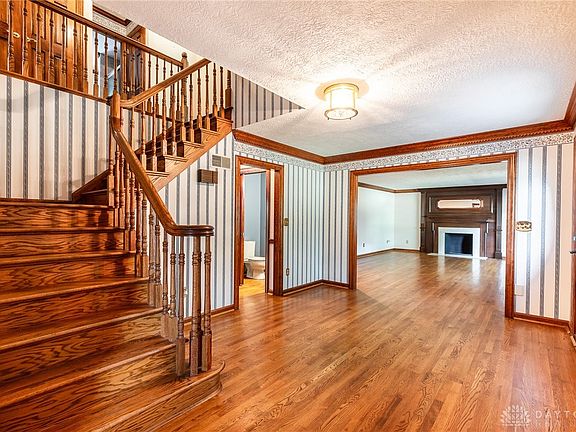 3rd image of 7063 Woodsedge Dr