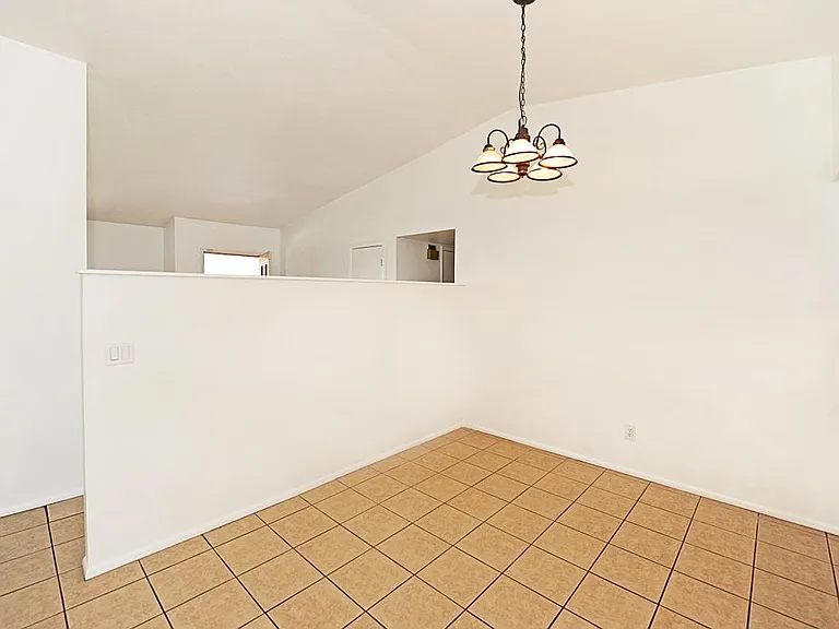 2604 S Cottonwood Dr — Photo 11