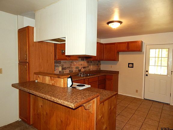 4th image of 4689 S Fm 2869