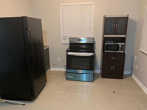 4th image of 658 Harry S Truman Dr