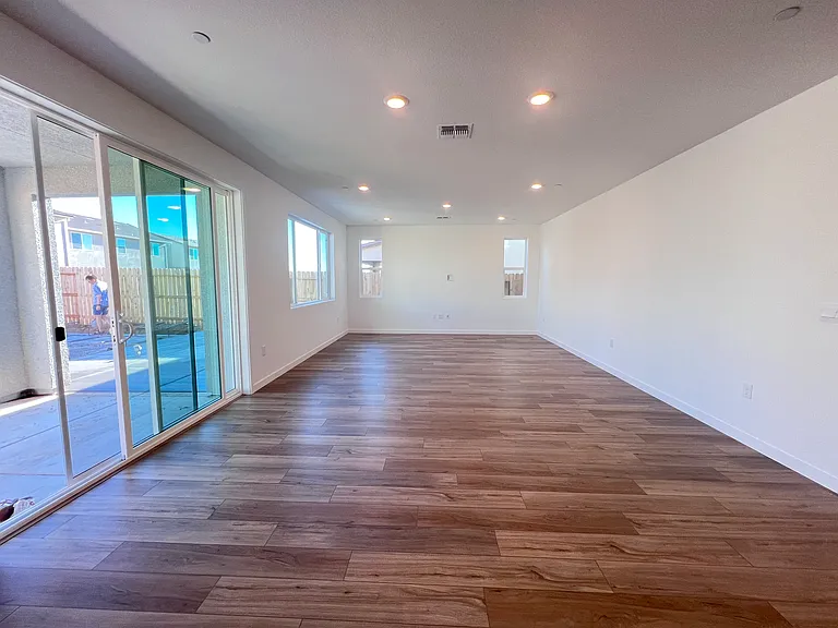 8144 Arrowfield Way — Photo 6