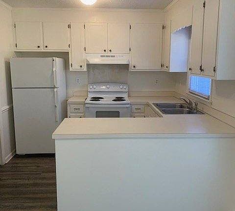 4th image of 3320 C1 Landmark St