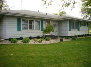 712 E Wood Dr, Mc Lean, IL 61754