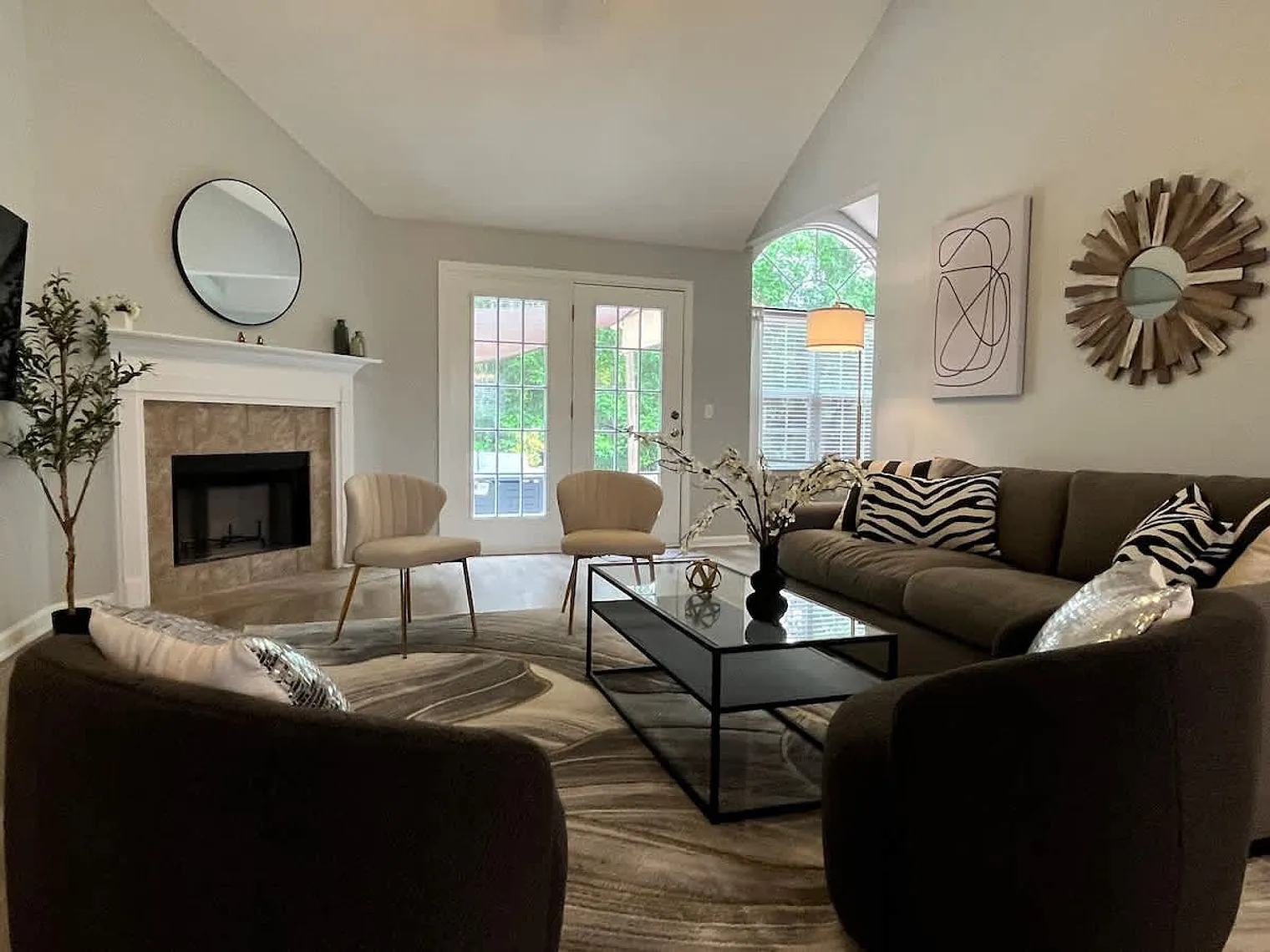 4 bed, 2.0 bath, 1668 sqft, $3,675 — Photo 3