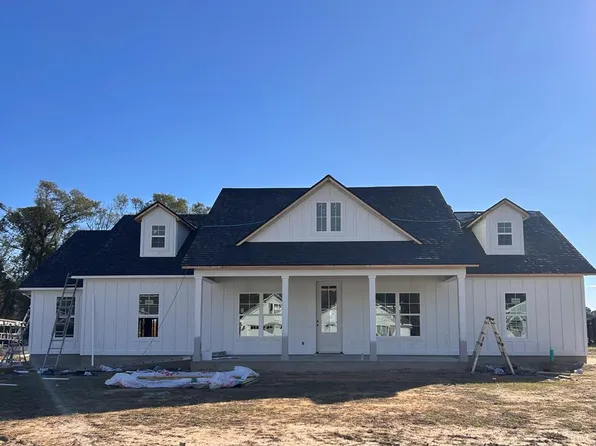 233 McNeal Heritage Cir, Hahira, GA 31632