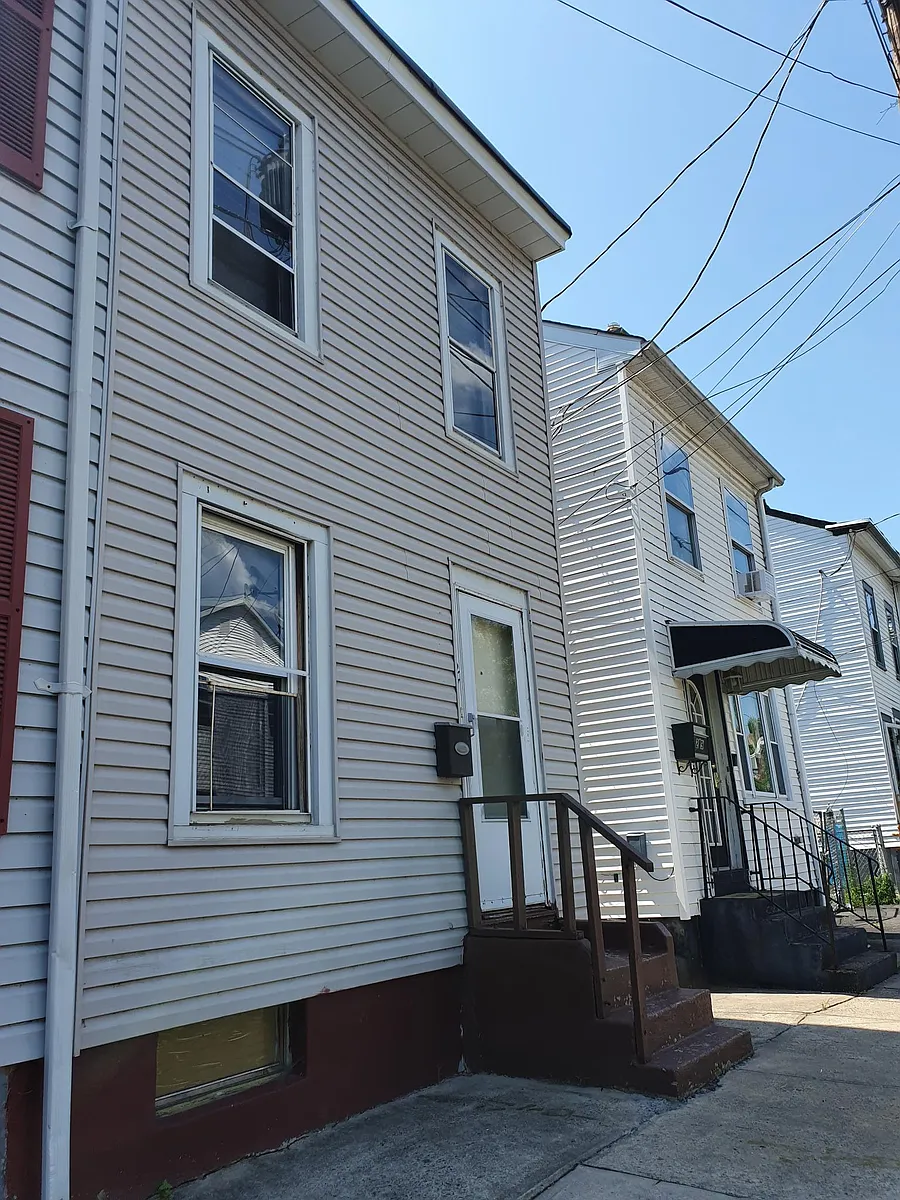 Building Photo - 27 Passaic St