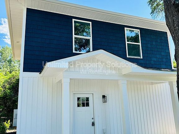 2nd image of 312 Wood Dale Dr Unit B
