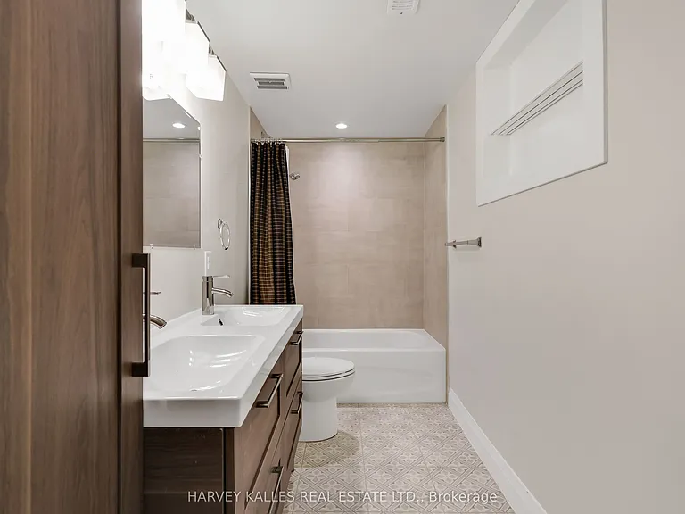 242 Acton Ave #LOWER — Photo 15