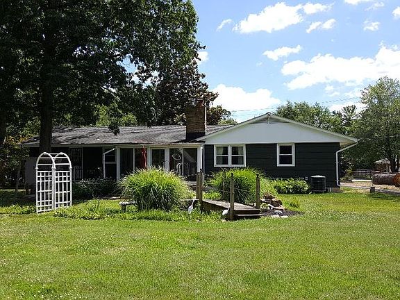5th image of 2130 Beach Dr