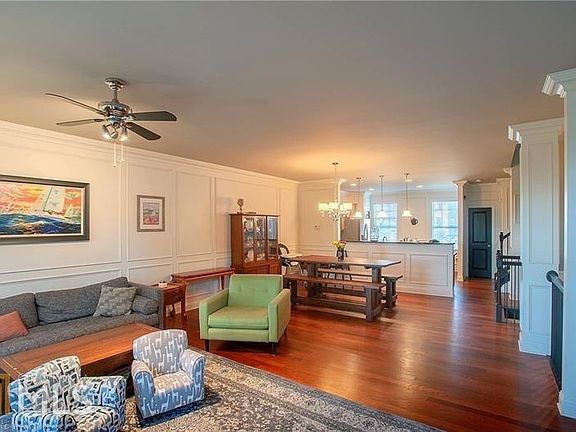 3rd image of 3265 Greenwood Oak Dr
