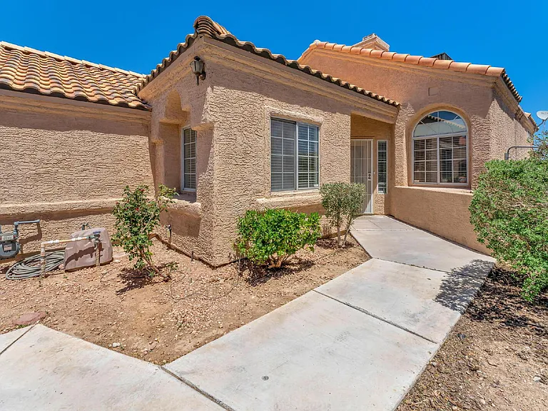2560 Silver Shadow Dr — Photo 3