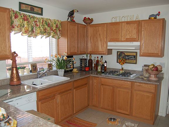 4th image of 78635 Sagebrush Ave