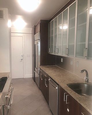 3rd image of 165 E 66th St APT 4D
