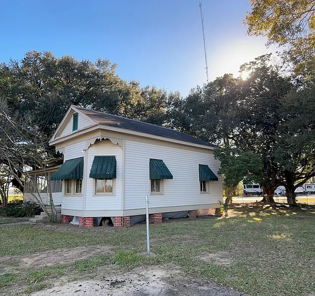 4 bed, 1960 sqft, $1,200 — Photo 2