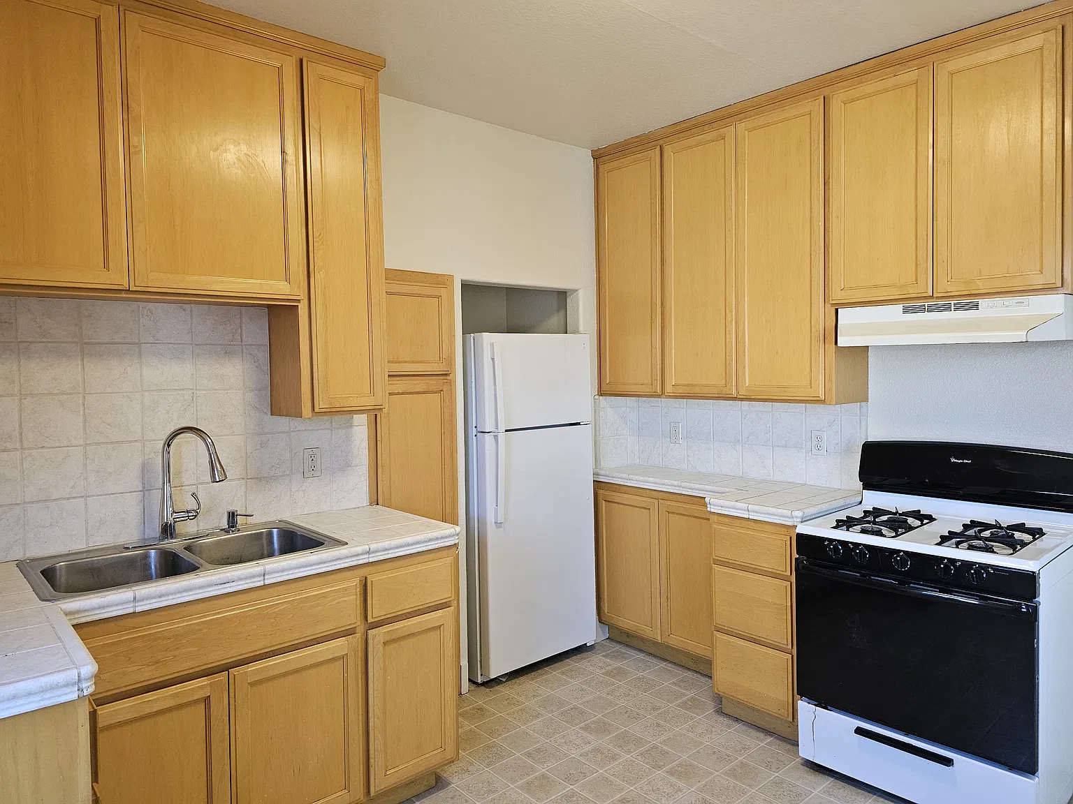 2 bed, $2,900 — Photo 4