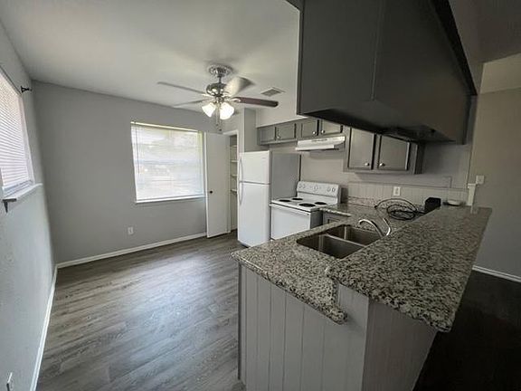 3rd image of 1816 Wren Dr