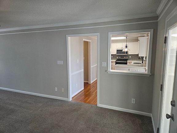 5th image of 132 Trafalgar Ln
