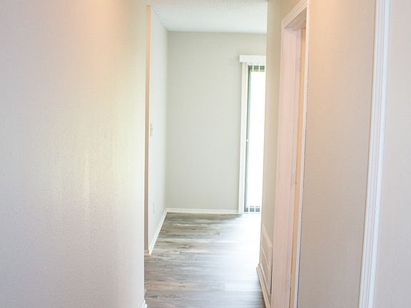 3rd image of 703 NE Banner Dr