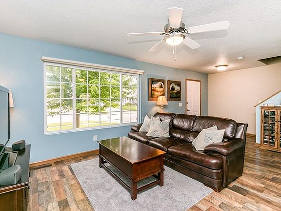 5th image of 2290 SE Leeann Dr