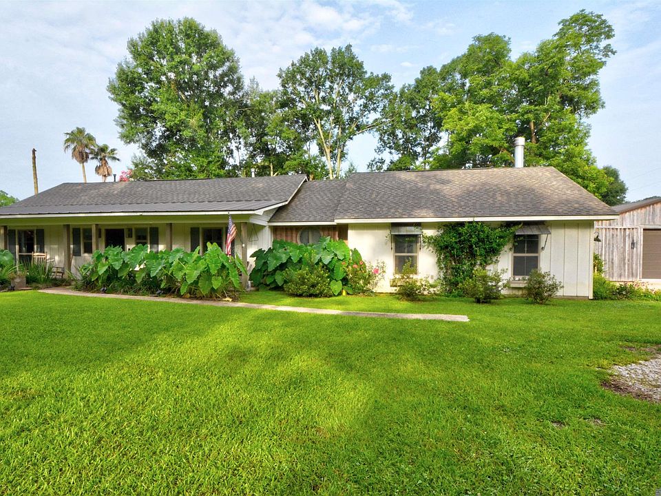 1st image of 23065 Elberta Ln