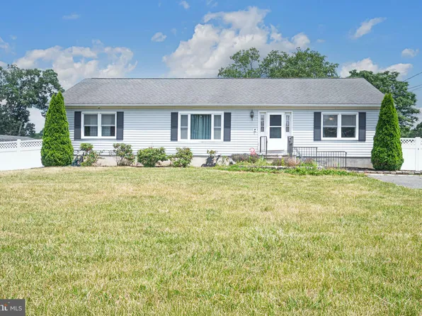 208 W Arctic Ave, Minotola, NJ 08341