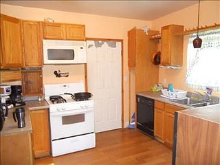 2nd image of 14 Cline St