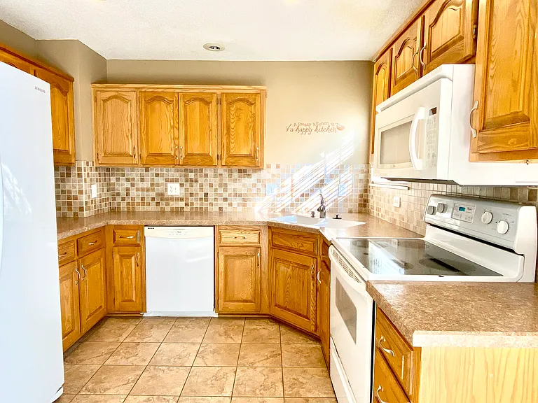 15623 Riley St — Photo 8