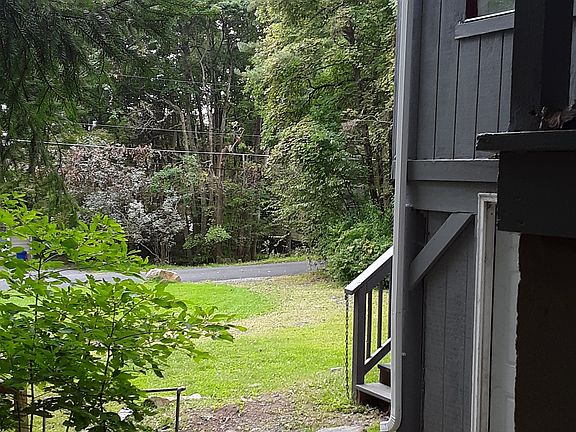 3rd image of 9361 Sherwood Dr
