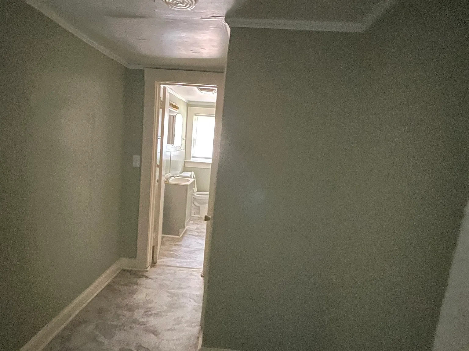 3 bed, 1040 sqft, $1,200 — Photo 4